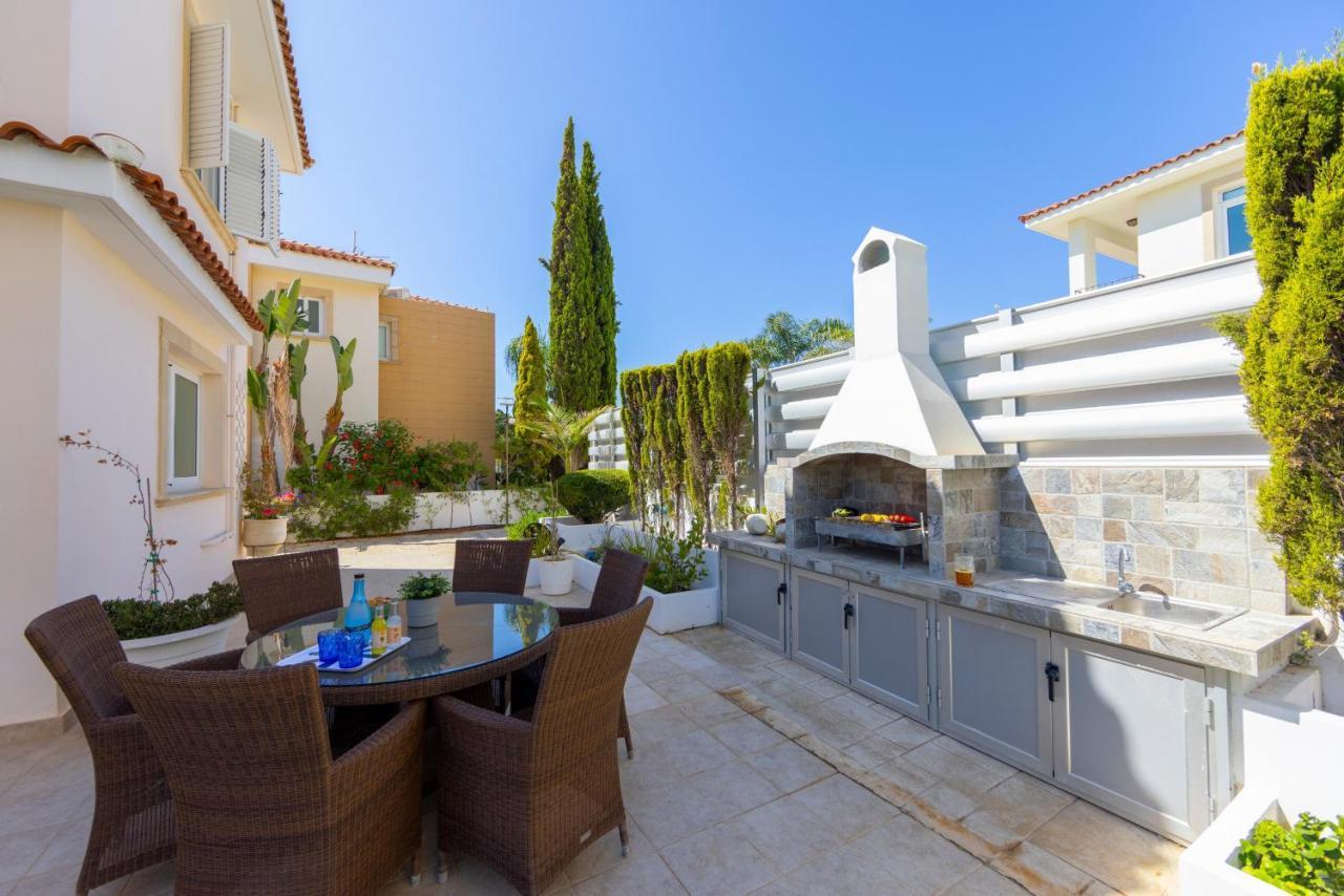 Protaras Sunrise Zen Seafront Villa ภายนอก รูปภาพ