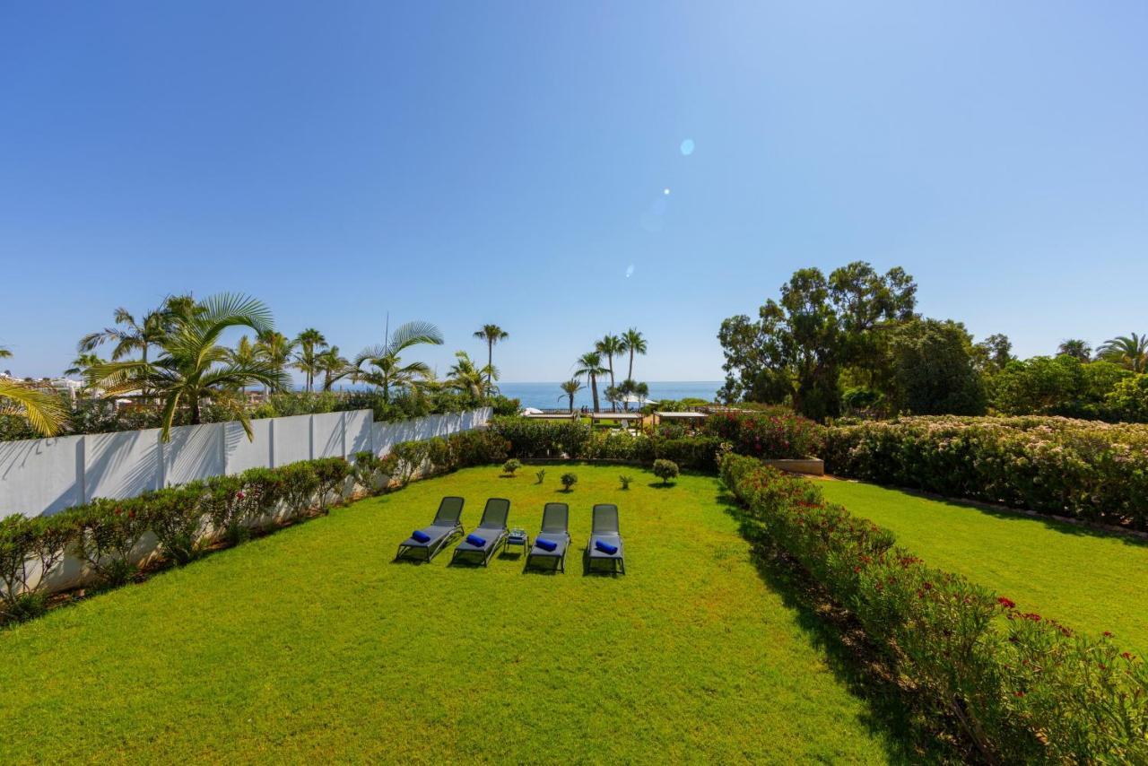 Protaras Sunrise Zen Seafront Villa ภายนอก รูปภาพ